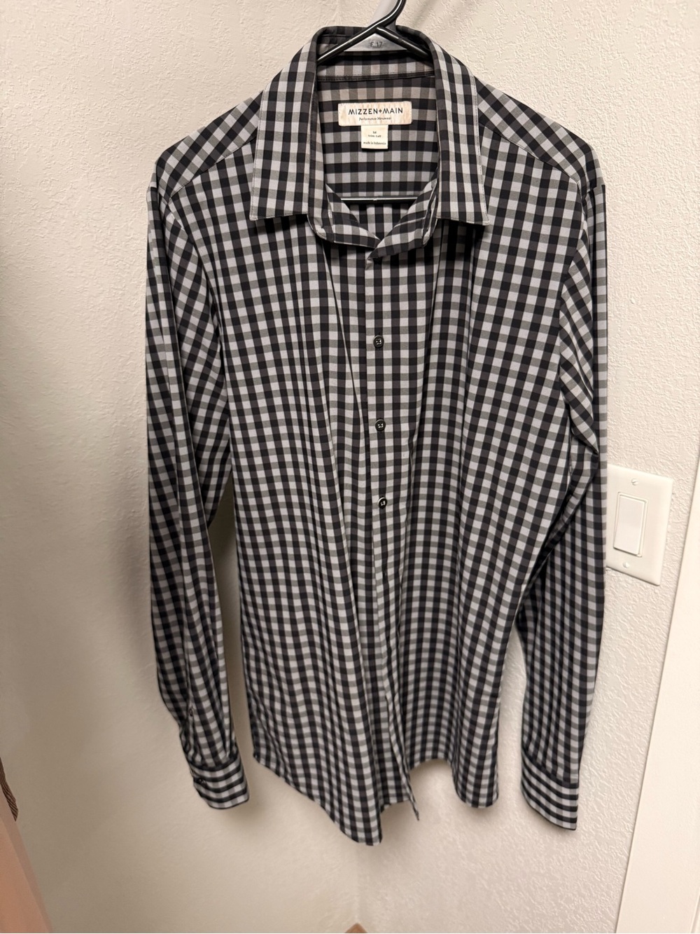 Mizzen+Main Men’s Black & White Gingham Dress Shirt - Medium Trim Tall USED!